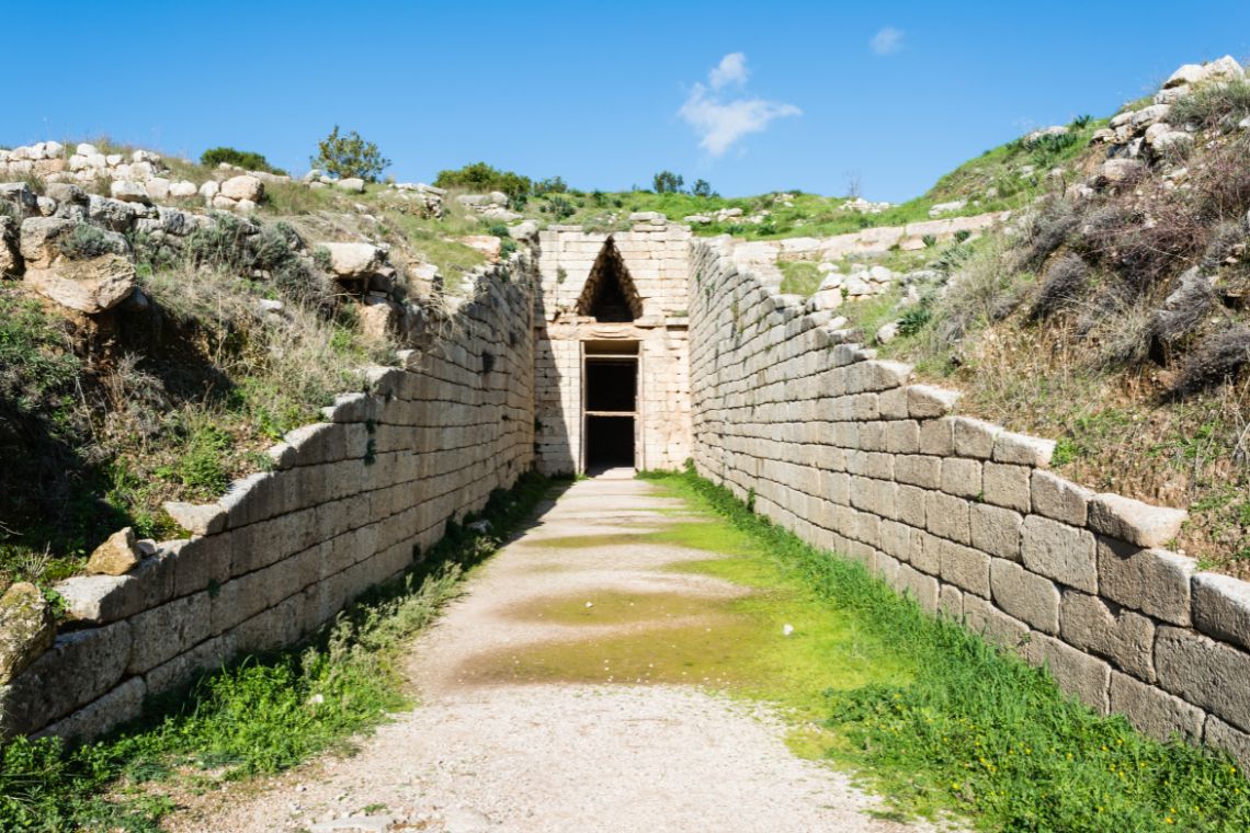 Treasury of atreus at mycenae Greece Credits ankarb Canva
